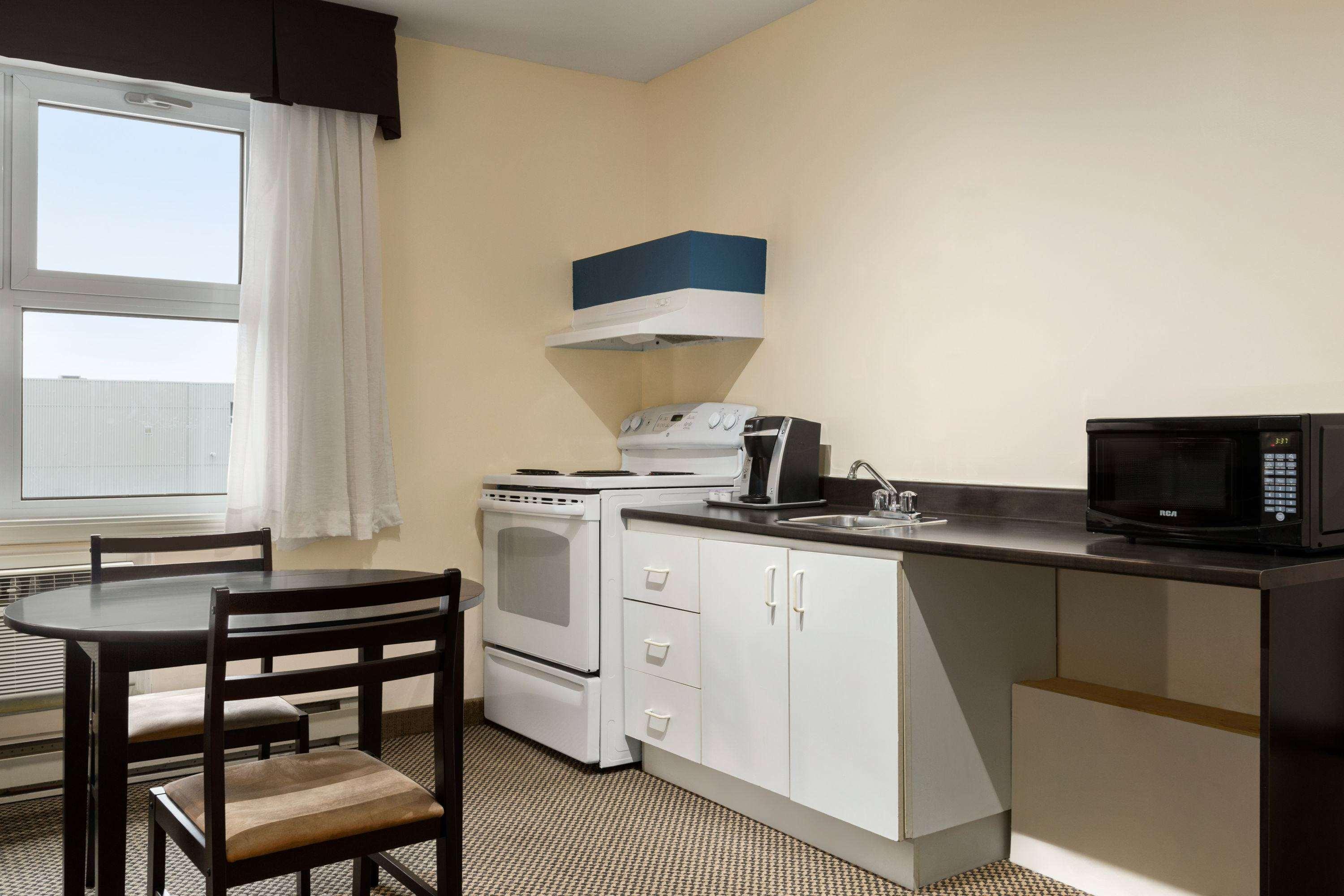 Hotel Days By Wyndham Trois-Rivieres