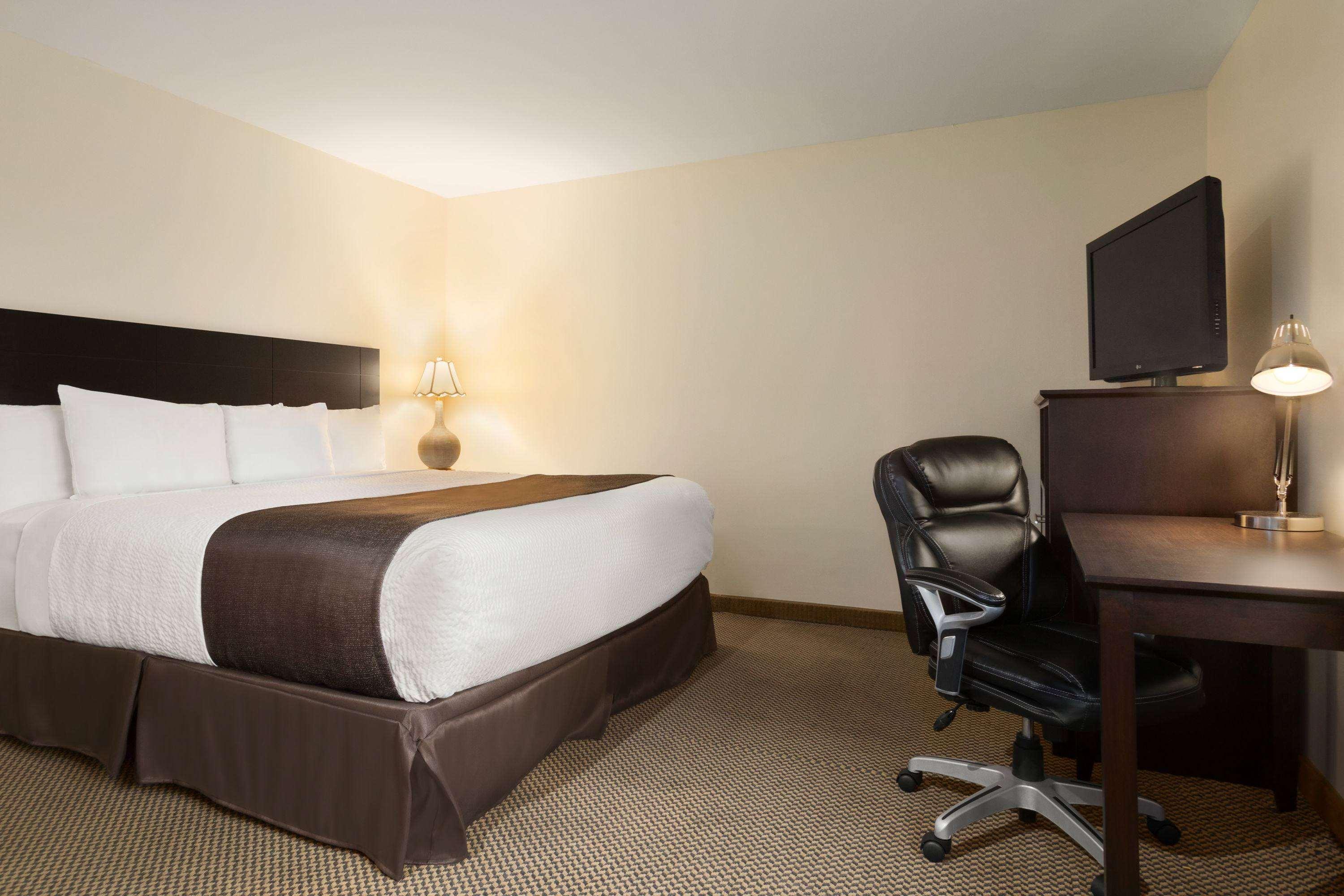 Days By Wyndham Hotel Trois-Rivieres